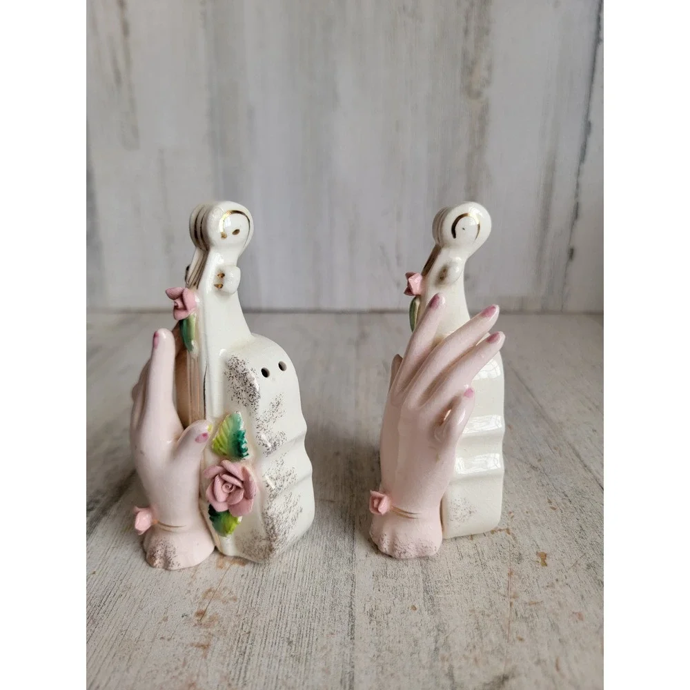 Vintage salt pepper‎ shaker Violin hand rose kitchen set home decor unique